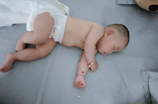 荣成怀孕肚子撑的难受